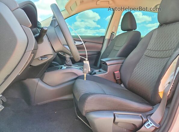 5N1AT2MT7HC895228 2017 NISSAN ROGUE White Вид салону спереду