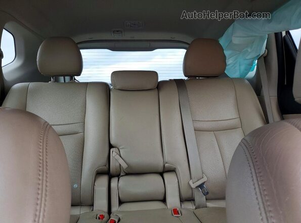 5N1AT2MT7JC733900 2018 NISSAN ROGUE White უკანა სავარძლების ხედი