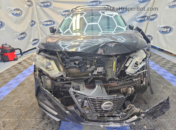 5N1AT2MT7JC749353 2018 NISSAN ROGUE Black Widok z przodu