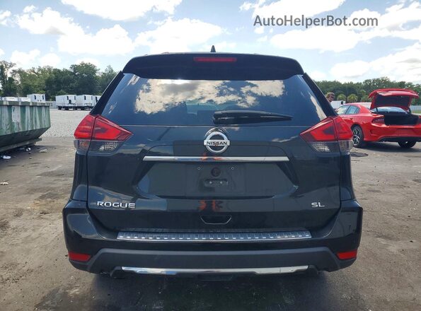 5N1AT2MT8HC811823 2017 NISSAN ROGUE Black Widok z tyłu