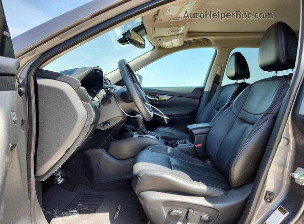 5N1AT2MT8HC850895 2017 NISSAN ROGUE Gray Widok wnętrza z przodu