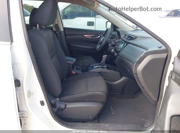 5N1AT2MT8HC865820 2017 NISSAN ROGUE Белый Вид салона спереди
