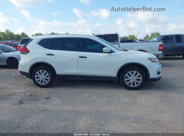 5N1AT2MT8HC865820 2017 NISSAN ROGUE Белый Вид задней части салона