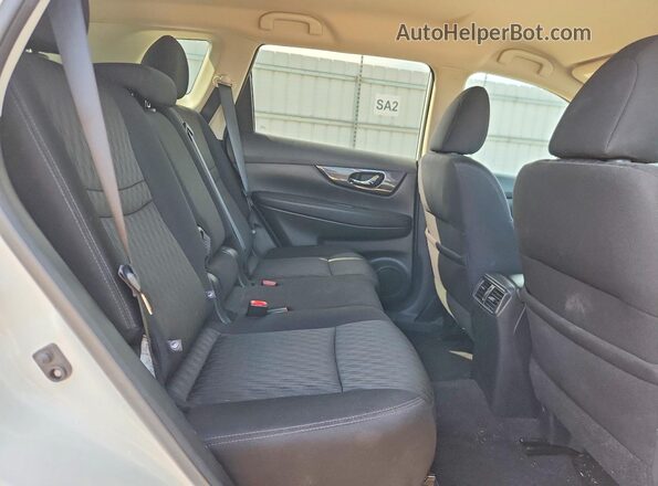 5N1AT2MT9HC753964 2017 NISSAN ROGUE Белый Вид задней части салона