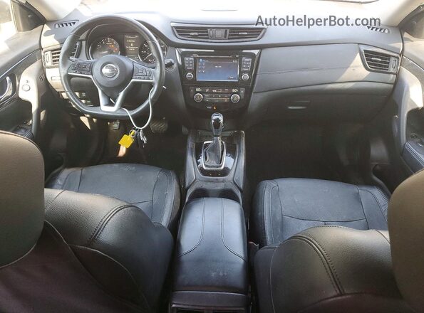 5N1AT2MT9HC799701 2017 NISSAN ROGUE Silver Առջևի վահանակի տեսք