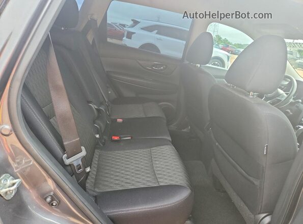 5N1AT2MT9JC709839 2018 NISSAN ROGUE Gray Vista interior trasera
