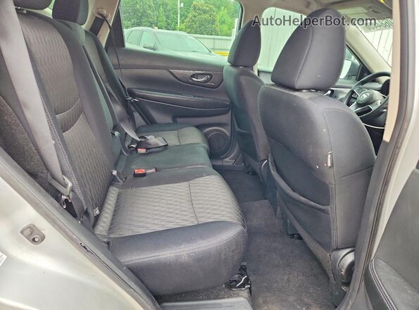 5N1AT2MT9JC765859 2018 NISSAN ROGUE Silver უკანა სალონის ხედი