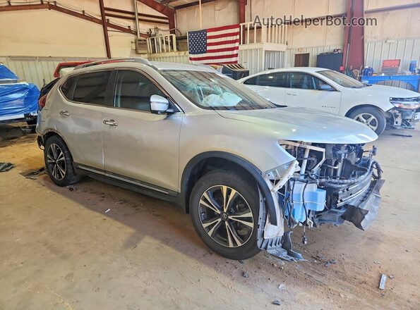 5N1AT2MT9JC802375 2018 NISSAN ROGUE Серебряный Передняя правая четверть