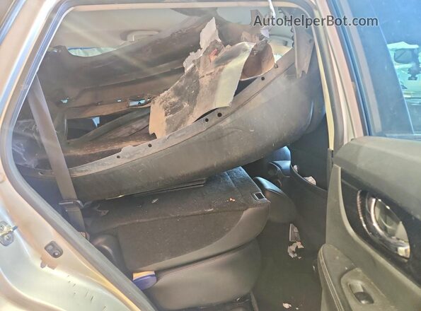 5N1AT2MT9JC802375 2018 NISSAN ROGUE Серебряный Вид задних сидений