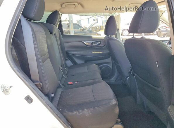 5N1AT2MT9JC818091 2018 NISSAN ROGUE White Rear interior view