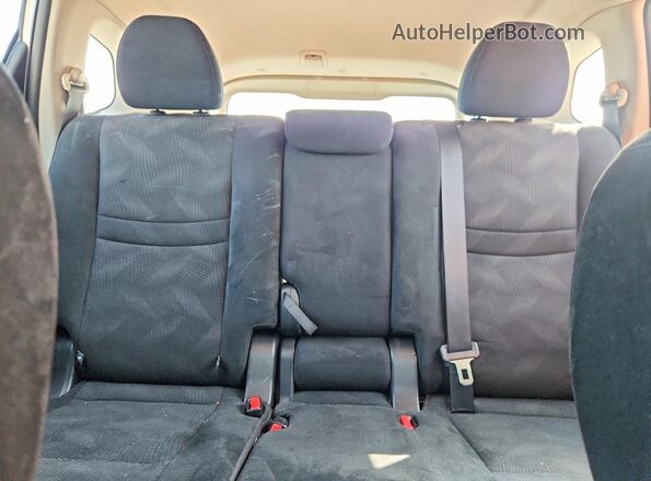 5N1AT2MTXGC893830 2016 NISSAN ROGUE White Rear seats view