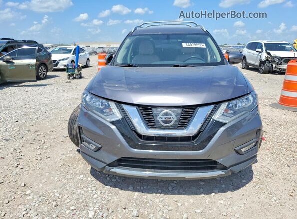 5N1AT2MTXHC837596 2017 NISSAN ROGUE Серый Вид спереди
