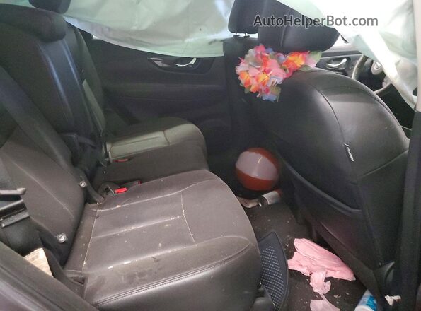 5N1AT2MTXHC868220 2017 NISSAN ROGUE Gray Widok wnętrza z tyłu