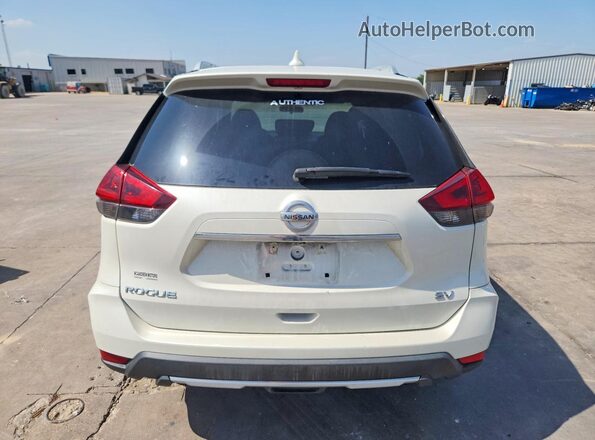5N1AT2MTXJC700826 2018 NISSAN ROGUE Белый Вид сзади