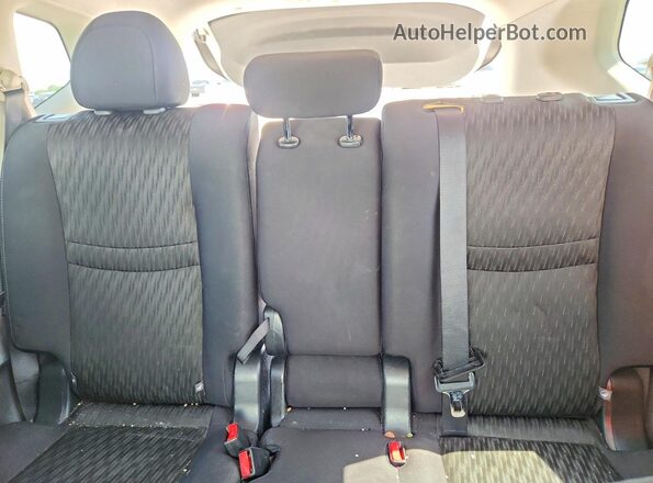 5N1AT2MTXJC700826 2018 NISSAN ROGUE Белый Вид задних сидений