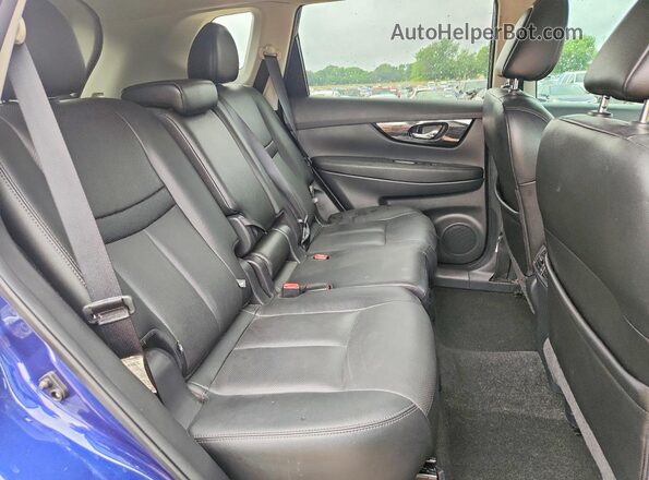 5N1AT2MTXJC714452 2018 NISSAN ROGUE Blue Rear interior view