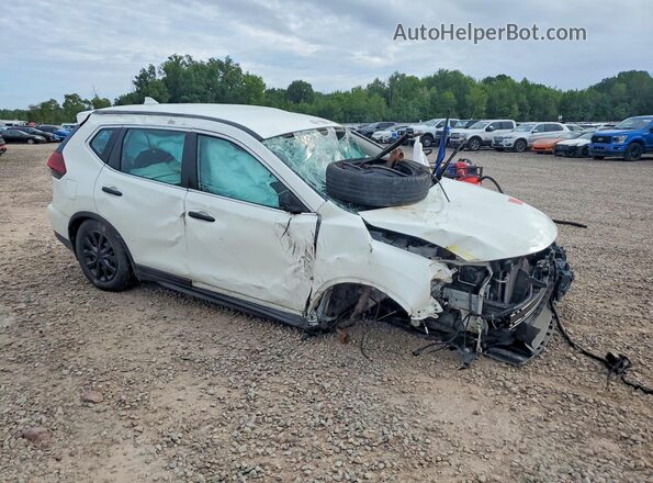 5N1AT2MTXJC806807 2018 NISSAN ROGUE Белый Передняя правая четверть