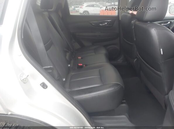 5N1AT2MTXKC743015 2019 NISSAN ROGUE Silver Widok naklejki z numerem VIN