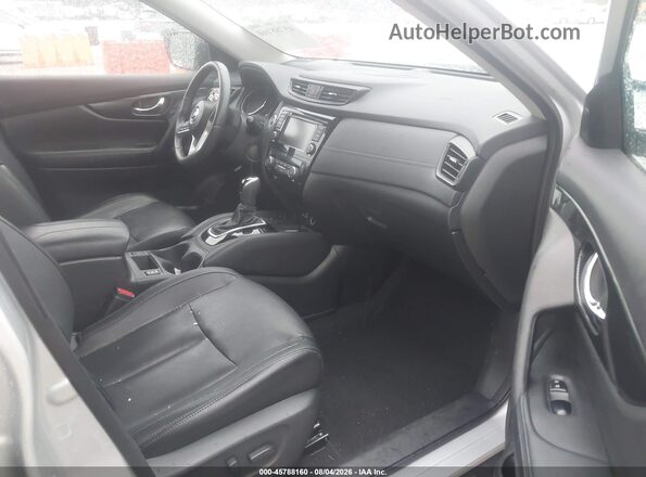 5N1AT2MTXKC743015 2019 NISSAN ROGUE Silver Widok wnętrza z przodu