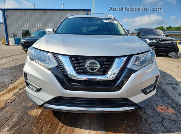 5N1AT2MTXKC815525 2019 NISSAN ROGUE Серебряный Вид спереди
