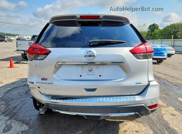 5N1AT2MTXKC815525 2019 NISSAN ROGUE Серебряный Вид сзади