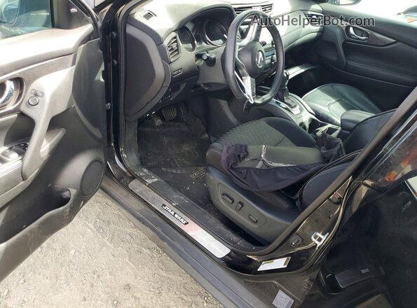 5N1AT2MV0HC762957 2017 NISSAN ROGUE Black Вид панелі приладів