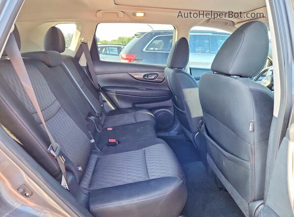 5N1AT2MV0HC791326 2017 NISSAN ROGUE Серый Вид задней части салона