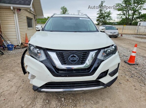5N1AT2MV0HC798468 2017 NISSAN ROGUE Белый Вид спереди