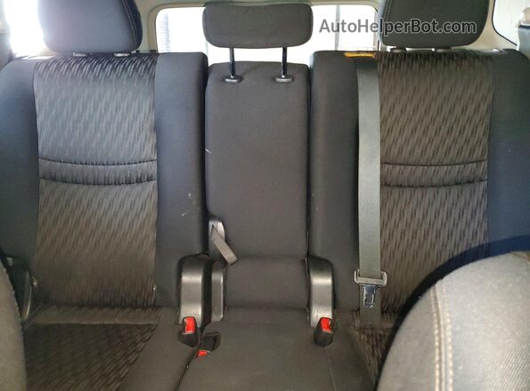5N1AT2MV0HC888588 2017 NISSAN ROGUE Silver Հետևի նստատեղերի տեսք
