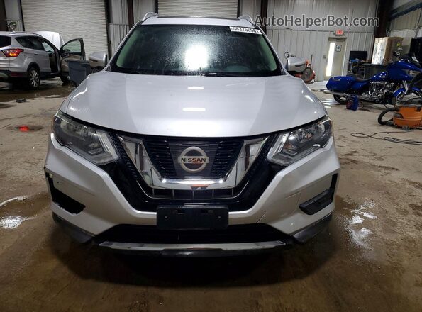 5N1AT2MV0HC888588 2017 NISSAN ROGUE Silver Դիմացի տեսք