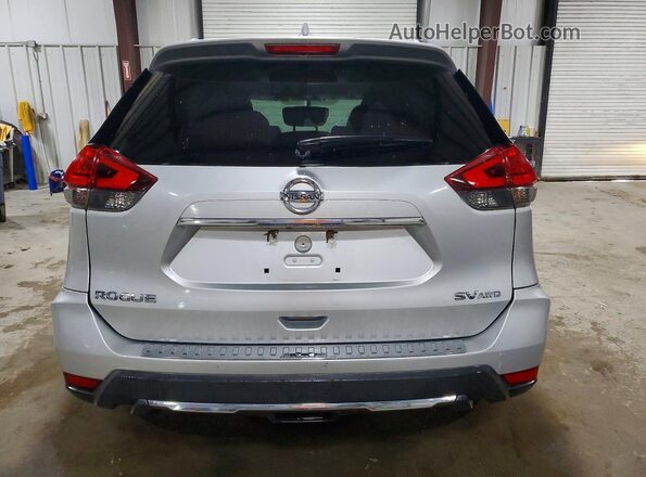 5N1AT2MV0HC888588 2017 NISSAN ROGUE Silver Հետևի տեսք