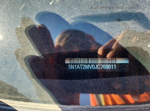 5N1AT2MV0JC769011 2018 NISSAN ROGUE White Vista del compartimento del motor