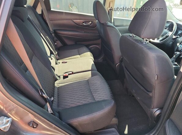 5N1AT2MV1JC772497 2018 NISSAN ROGUE Gray Widok tylnych siedzeń
