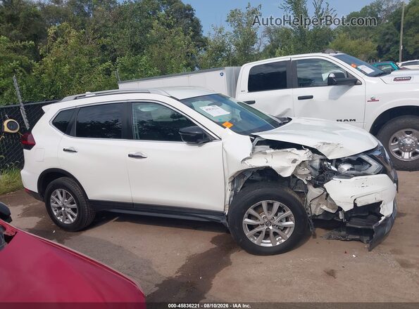 5N1AT2MV1JC802162 2018 NISSAN ROGUE White Widok wnętrza z tyłu