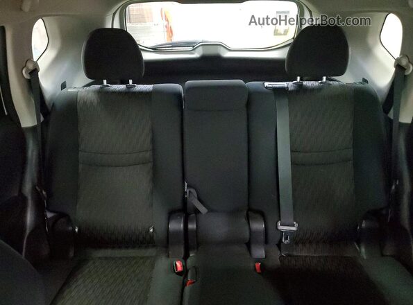 5N1AT2MV1JC810780 2018 NISSAN ROGUE White Widok tylnych siedzeń