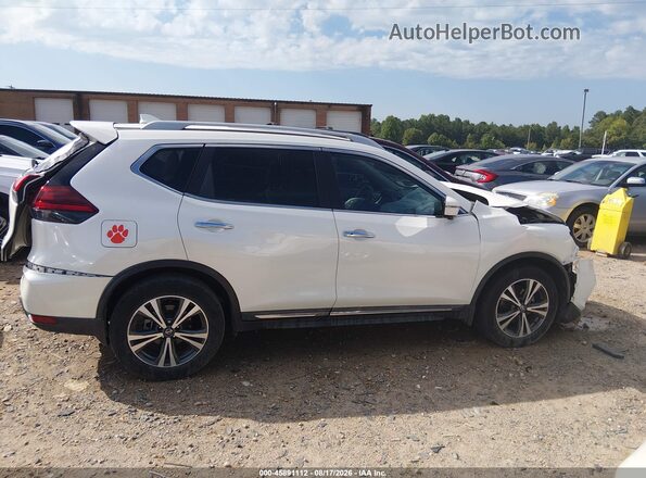5N1AT2MV1JC826655 2018 NISSAN ROGUE White Սալոնի հետևի տեսք