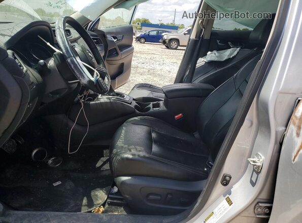 5N1AT2MV1KC766197 2019 NISSAN ROGUE Silver Widok wnętrza z przodu