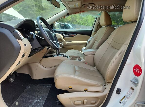 5N1AT2MV2GC783467 2016 NISSAN ROGUE White Front interior view