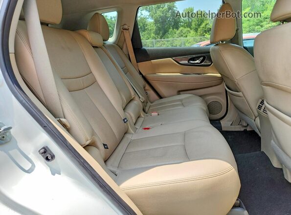 5N1AT2MV2GC783467 2016 NISSAN ROGUE White Rear interior view