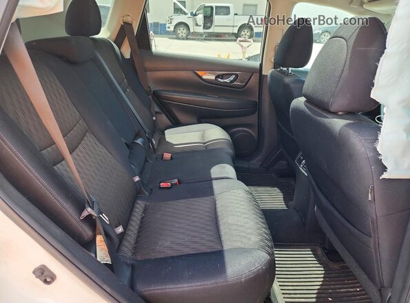 5N1AT2MV2HC766556 2017 NISSAN ROGUE White Вид задніх сидінь