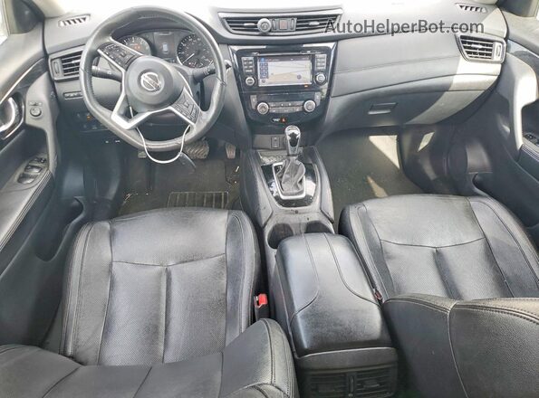 5N1AT2MV2HC796222 2017 NISSAN ROGUE Белый Вид панели приборов