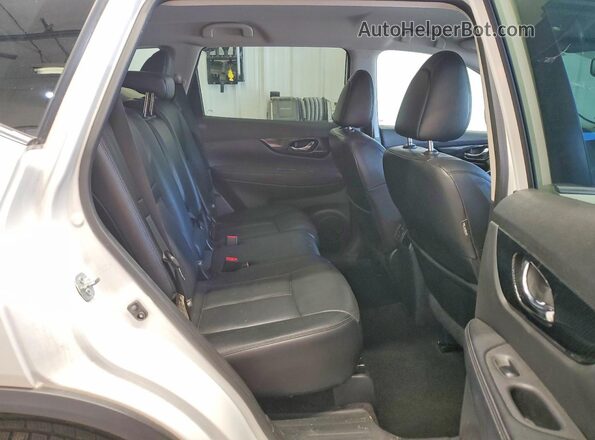 5N1AT2MV2HC821846 2017 NISSAN ROGUE White Սալոնի հետևի տեսք