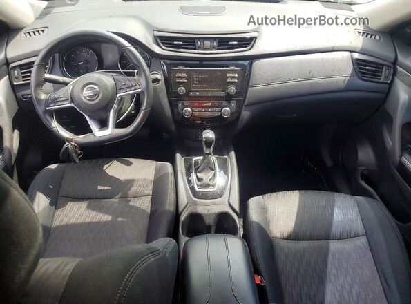 5N1AT2MV2HC846066 2017 NISSAN ROGUE Silver Dashboard view