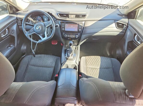 5N1AT2MV2HC880573 2017 NISSAN ROGUE White Вид панелі приладів