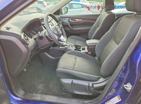 5N1AT2MV2JC715922 2018 NISSAN ROGUE Синий Вид салона спереди
