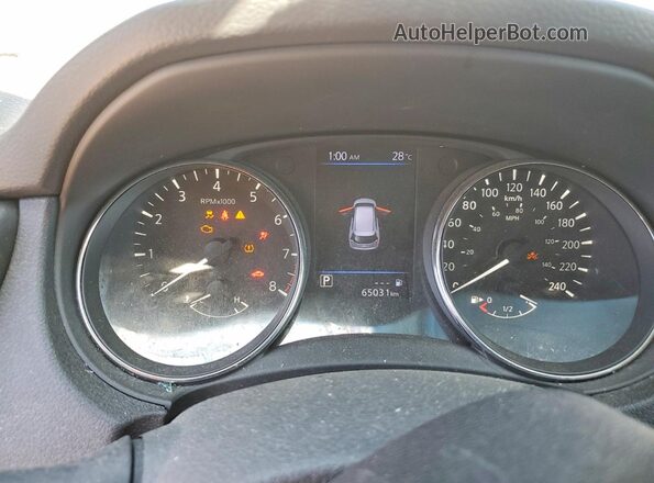 5N1AT2MV2JC780852 2018 NISSAN ROGUE White Սարքավորումների վահանակի տեսք