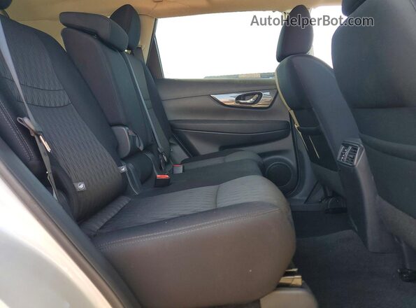 5N1AT2MV3HC845766 2017 NISSAN ROGUE Silver Вид задньої частини салону