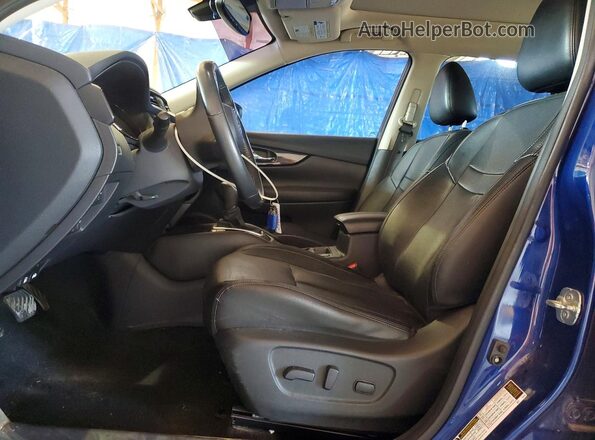 5N1AT2MV3HC885670 2017 NISSAN ROGUE Blue Front interior view