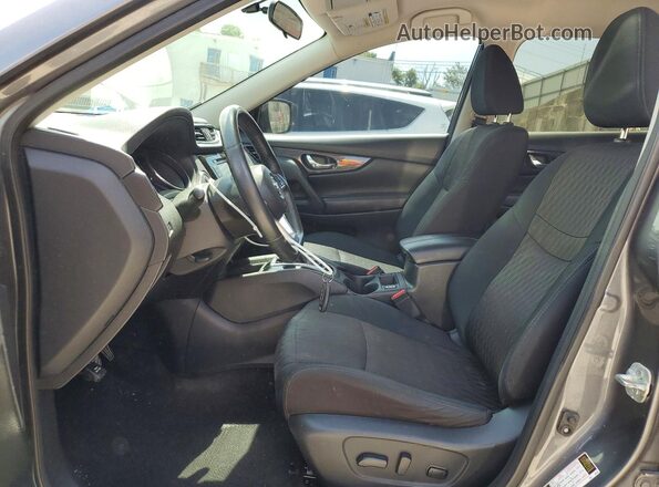 5N1AT2MV3JC811509 2018 NISSAN ROGUE Silver Front interior view