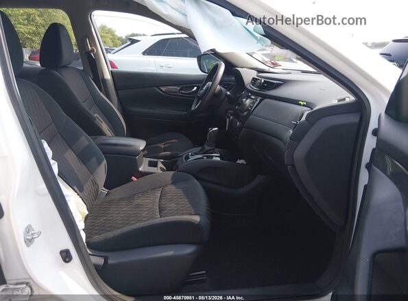 5N1AT2MV4HC785805 2017 NISSAN ROGUE Белый Вид салона спереди